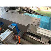 Centro de Mecanizado CNC de Doble Estación y 4 Ejes para Perfiles de Aluminio, Procesamiento de Alta Eficiencia sin Interrupciones
