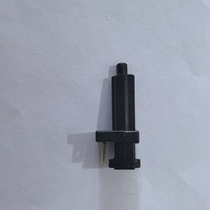 Interruptor de Freno Mercedes-Benz 82FB13480AA 1604918 para Vehículos de Trabajo Mediano, Pieza de Repuesto - Product Image 2