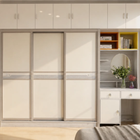 Ensemble de meubles de chambre à coucher sur mesure en MDF avec armoire coulissante, coiffeuse et miroir intégré pour l'Indonésie
