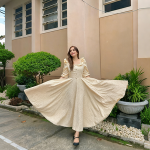 Abito Midi Elegante Personalizzato OEM in Raso con Collo Quadrato, Maniche a Sbuffo, Tasche e Orlo con Volant per Serate Formali e Feste da Donna - Product Image 3