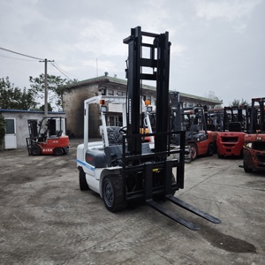 2023 High Quality Used TCM 3T Diesel Forklift White Original From Japan Diesel Engine Low Hours - Product Image 3