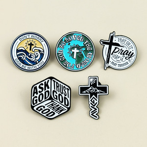 Broche Creativo con Diseño de Montaña, Océano e Isla, Insignia Redonda, Accesorio de Solapa para Ropa, en Stock - Product Image 1