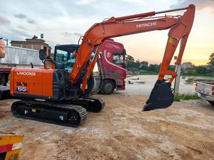 Excavadora de cadenas HITACHI 65, cazo de 0.24m, profundidad máxima de excavación de 3860mm, peso de 6120kg, motor de alta potencia de excavación, engranajes reforzados - Product Image 3