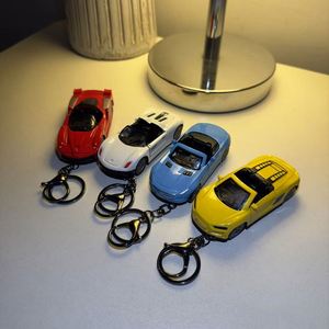 Porte-clés Mini Voiture de Sport 1:64, Pendentif Créatif Dessin Animé pour Sac à Dos, Décoration Suspendue pour Couple, Jouet, Petit Cadeau, Vente en Gros - Product Image 6