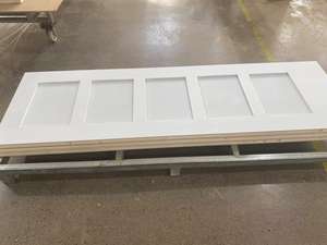 32 pouces. X 80 po. Porte intérieure moderne moulée en nid d'abeille à <span class=keywords><strong>5</strong></span> panneaux, apprêtée en blanc - Product Image 2