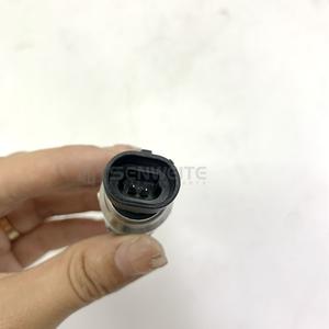 Capteur de température John Deere RE522823 à montage fileté et borne à vis, pièce d'excavatrice - Product Image 2