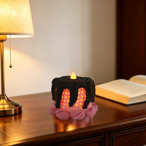 Pasteles navideños de ganchillo hechos a mano y velas luminosas, éxito de ventas transfronterizo. Hilo de ganchillo hecho a mano y personalizado - Product Image 1