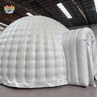 Dôme de golf gonflable en PVC personnalisé avec utilisation quatre saisons Ouverture automatique rapide Trois chambres et un salon