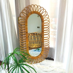 Miroir en rotin Art Déco écologique, coloré jaune et blanc, décoration d'intérieur - Product Image 4