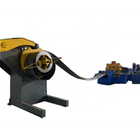 Machine de formage à rouleaux pour barrières routières, garde-corps et clôtures anti-collision pour autoroutes