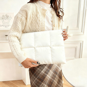 Sac à dos léger matelassé Fuliya avec fermeture magnétique, doublure en nylon de qualité, doux, pour voyage, motif lettres, sacoche pour ordinateur portable - Product Image 6