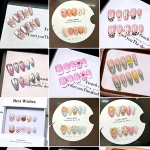 Uñas Postizas de Diseño Europeo con Forma de Almendra, Hechas a Mano, con Protección Completa y Acabado Exquisito - Product Image 2