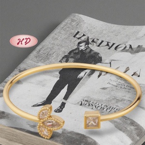 เครื่องประดับผู้หญิงเฮงเตี้ยน กำไลทอง 18K ดีไซน์ใบไม้ แฟชั่นหรูหรา สไตล์ใหม่จากภาคใต้ - Product Image 6