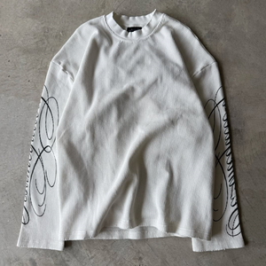 เสื้อยืดแขนยาวทรงโอเวอร์ไซส์ผ้าคอตตอนพิมพ์ลายกราฟิกแบบดิจิตอล พิมพ์โลโก้ตามสั่ง ลายวาฟเฟิล - Product Image 2