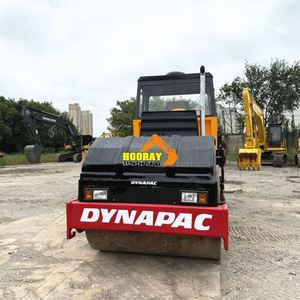 Rouleau vibratoire à double tambour Dynapac CC421 d'occasion, moteur DEUTZ, modèle 2018, puissance de fouloir élevée 44,7 kW, prix bas - Product Image 3