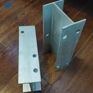 Entretoise de garde-corps de type H AASHTO M180 pour garde-corps routier, entretoise de poutre H galvanisée pour garde-corps - Product Image 4