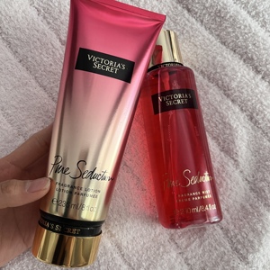 น้ำหอมผู้หญิงกลิ่นหอมติดทนนาน ขายดี น้ำหอมแท้ <span class=keywords><strong>Victoria</strong></span> <span class=keywords><strong>Secret</strong></span> ชุดสเปรย์ฉีดตัวและโลชั่นสำหรับผู้หญิง - Product Image 3