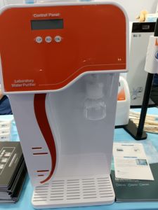 Machine à eau ultra pure de laboratoire utilisant une filtration avancée et une surveillance continue pour garantir une eau de haute qualité constante - Product Image 4