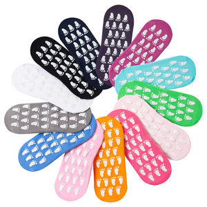 Chaussettes de yoga antidérapantes en tricot pour adultes et enfants, idéales pour l'éducation précoce parent-enfant et l'utilisation à domicile. - Product Image 5