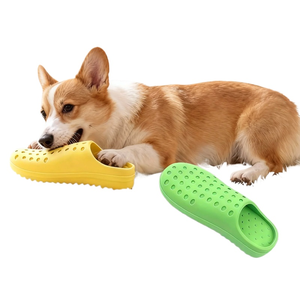 Juguete para mascotas con diseño de zapatilla, resistente a mordidas, con sonido, para higiene dental y alivio del aburrimiento. - Product Image 5
