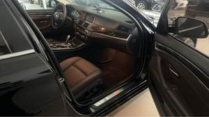 YK MOTORS Voiture à essence Série 5 525Li Ensemble de design de luxe en vente - Product Image 5