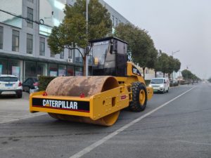 Good Condition <b>Used</b> CAT CS-683E <b>Road</b> <b>Roller</b> Single Drum Soil Compactor Air Condition Cabin Reliable Hydraulic System Popular. - Product Image 3