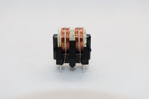 Inducteur personnalisé UT20 5mH 4A : Service de qualité supérieure et <span class=keywords><strong>expertise</strong></span> de pointe dans l'industrie pour les filtres RFI (réseaux LC/RC) - Product Image 2
