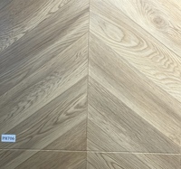 Plancher stratifié en chevrons résistant aux rayures, système de clic, 10 mm, AC4, OEM ODM, série PH personnalisée