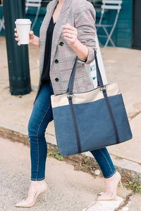 Free sample Elegant, lightweight laptop <b>backpack</b> with <b>strap</b>, school business bag for outdoor use, and customizable logo - Product Image 4
