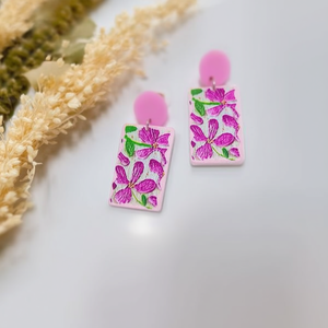 Orecchini dipinti rettangolari con disegno floreale rosa, gioielli di tendenza per donna - Product Image 2
