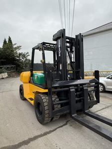 Montacargas Diésel Komatsu Usado Original de Japón de 2.5/3/5/7 Toneladas FD70 en Buen Estado, Montacargas Komatsu de Tres Mástiles con Desplazador Lateral - Product Image 3