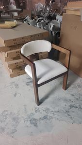 Cadeira de Jantar de Madeira com Braços Estilo Nórdico para Sala de Jantar Casa Restaurante e Café Mobiliário Comercial - Product Image 6