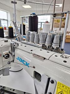 कपड़े उद्योग सिलाई मशीन नए जैक JK-8740 चार सुई छह-थ्रेड लॉक सिलाई मशीन छोटे सिलेंडर बिस्तर क्रैंक आर्म - Product Image 3