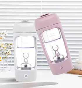 Vaso Mezclador Electrónico de Lujo de 650 ml, Tapa Abatible Única, Plástico Transparente, Recargable por USB-C, Botella Mezcladora de Proteínas para Gimnasio - Product Image 2