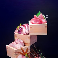 Plateau de présentation professionnel de style japonais en bois massif pour sushis et sashimis, avec couvercle en acrylique, écologique, durable, plateau de luxe pour fruits de mer