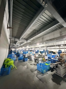 Fabricant OEM direct |   <span class=keywords><strong>Sapin</strong></span> <span class=keywords><strong>de</strong></span> <span class=keywords><strong>Noël</strong></span> <span class=keywords><strong>artificiel</strong></span> à charnières personnalisable <span class=keywords><strong>de</strong></span> qualité supérieure, 500 lumières LED blanc chaud, écologique et stable - Product Image 5