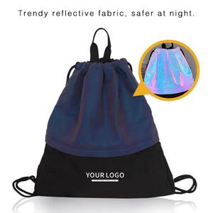 Sac à cordon portable imperméable en polyester de nouvelle conception, logo personnalisé, sac à dos à cordon réfléchissant avec poches - Product Image 5