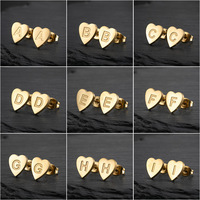 Boucles d'oreilles clous en acier inoxydable plaqué or 18 carats PVD, non ternissant, avec petit cœur et initiales 26 lettres, pour femmes, vente en gros