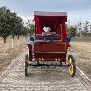 Carroza roja de paseo turístico, directamente de fábrica, para decoración navideña al aire libre. - Product Image 2