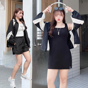 Ensemble de survêtement pour femme Runqi, veste noire à fermeture éclair, short taille haute, design à empiècements, style simple, grandes tailles - Product Image 4