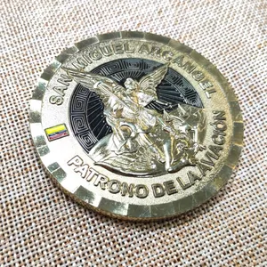 Özelleştirilmiş 3D Metal 1.75 inç kaplama altın gümüş kazınmış kabartmalı ince zarif meydan paraları özel hatıra için