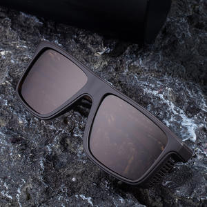 Lunettes de soleil polarisées Lafuma à monture carrée pour hommes, protection UV400, monture en plastique noir et métal, verres TAC, style extérieur - Product Image 1