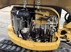 Mini-excavatrice 5 tonnes d'occasion CAT305, machine de construction, excavatrice sur chenilles Caterpillar 305 d'occasion avec accessoire tarière, certifiée CE - Product Image 5