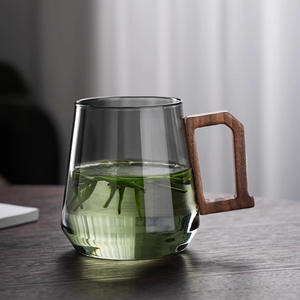 Taza de té de vidrio con asa de madera, resistente al calor, para uso en el hogar u oficina, color sólido, taza individual - Product Image 1