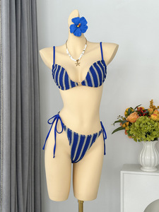 Bikini de Dos Piezas con Top de Tubo y Rayas Sexys Estilo Europeo y Americano 2026, con Cordones, para Vacaciones en la Playa - Product Image 3