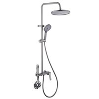 Juego de grifería de ducha moderno de latón cromado pulido con válvula de cerámica, cabezal de ducha tipo lluvia y rociador de mano, montado en la pared para baño