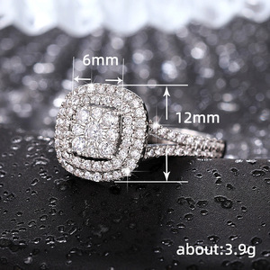 Elegante Anello Quadrato Rotondo con Dettagli Intarsiati, Gioiello Minimalista di Lusso per Donna, Stile Fidanzamento, Uso Quotidiano, Idea Regalo - Product Image 3