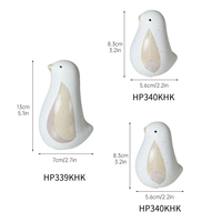 Ornements d'oiseaux en céramique minimalistes avec logo personnalisé acceptable, statues d'oiseaux beige mat moucheté pour la décoration de meubles et de bureaux