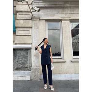 Ensemble veste longue rayée et pantalon Polviscon bleu marine pour femme, avec décoration boutonnée en laine peignée - Product Image 1