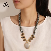 Collier en nacre d'ormeau noir naturel avec pendentif en zircon, bijou tendance pour femme